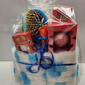 Mother's Day Gift Set Blue 12 piece Beauty gift set Shoe size 8 -10.